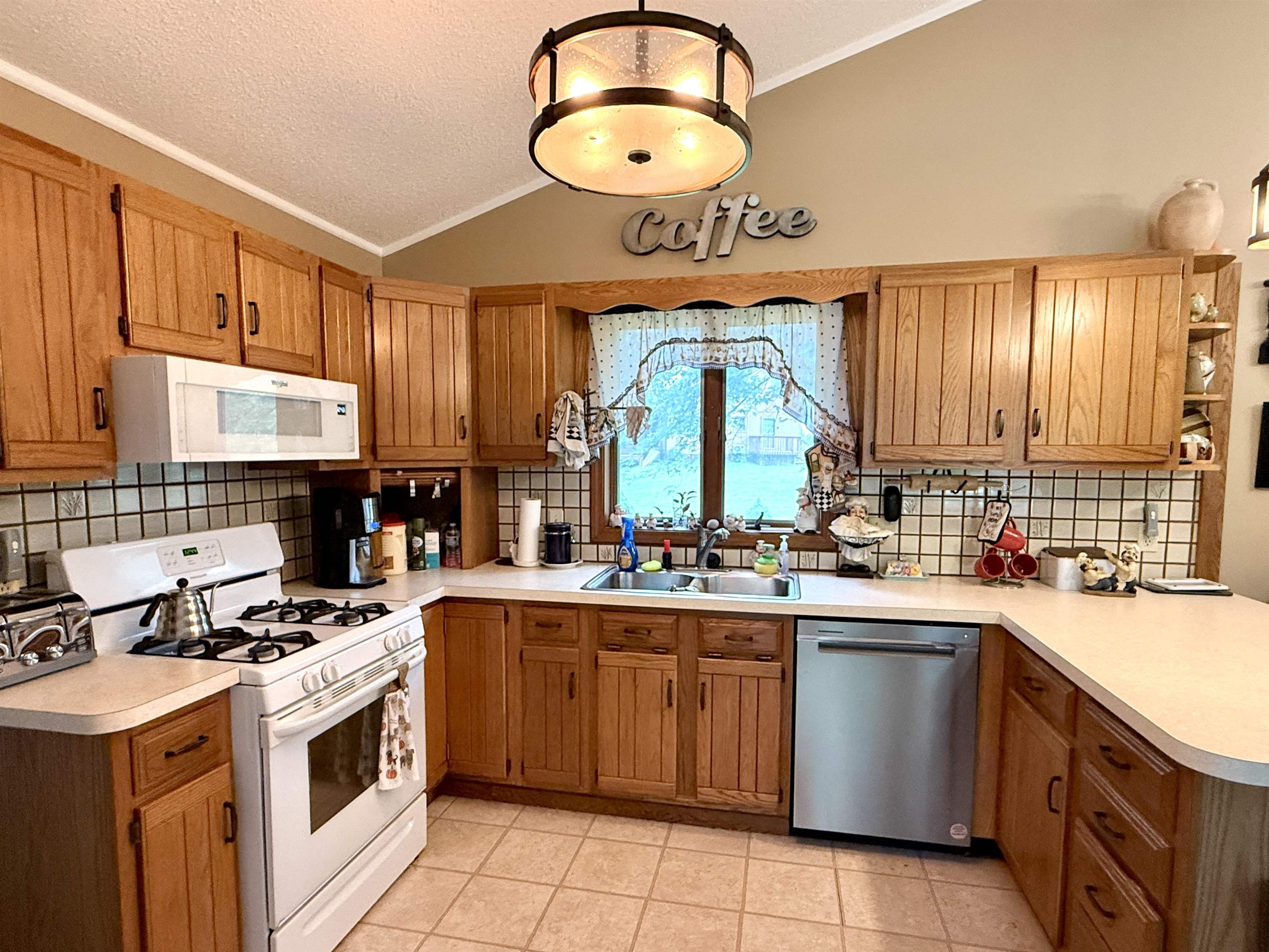 1865 Bye Way Gladwin, MI 48624 - Photo 4 of 58