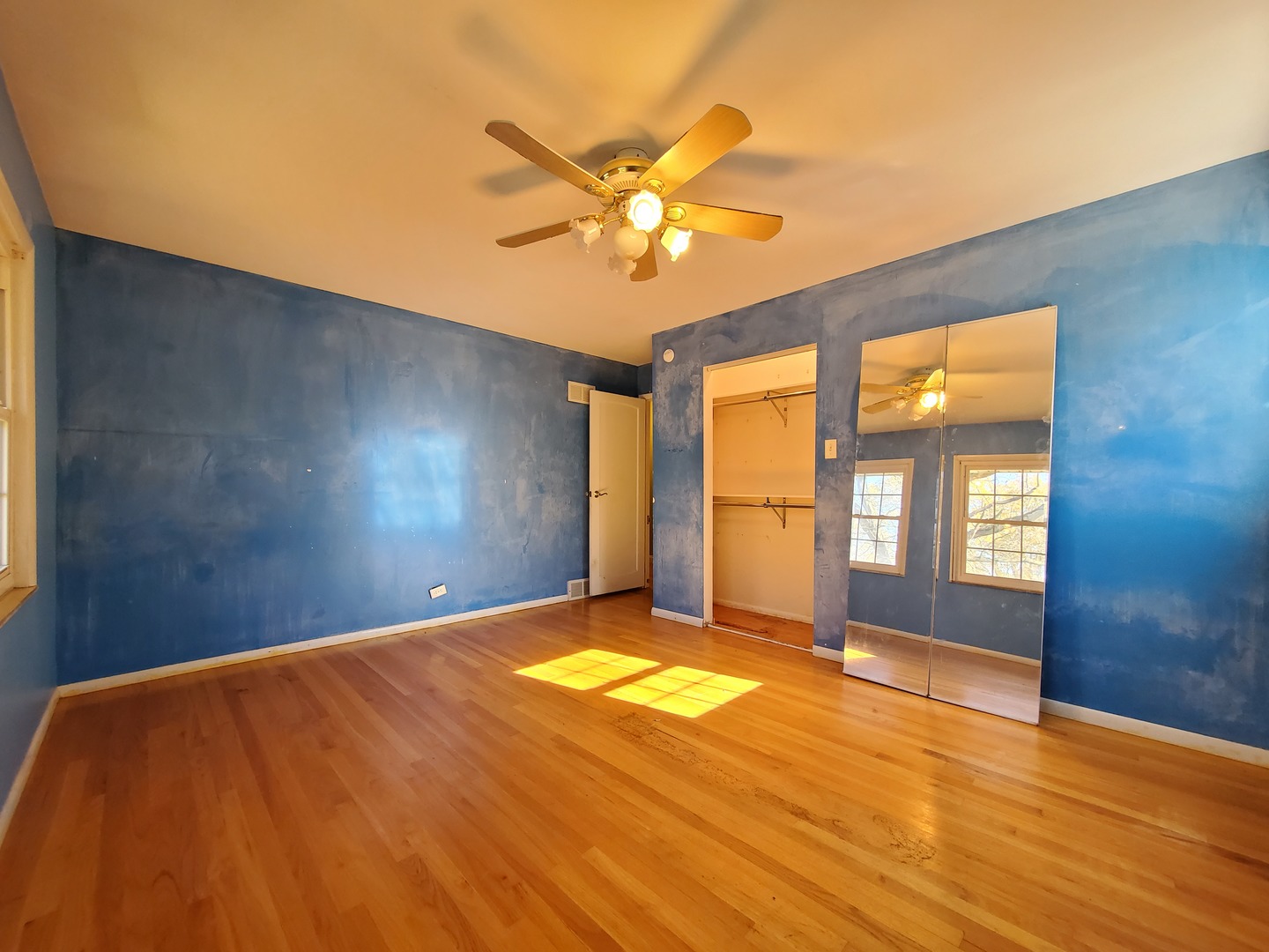 20601 Parthenon Way Olympia Fields, IL 60461 - Photo 26 of 36 a view of a big room with windows and chandelier fan