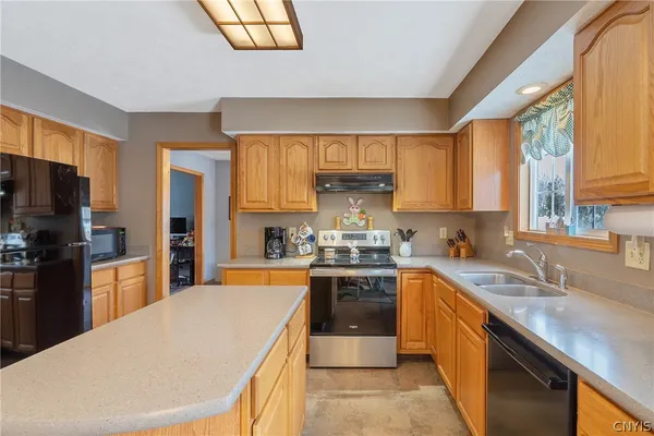 $399,000 | 3682 Junco Trail, Clay, NY 13090
