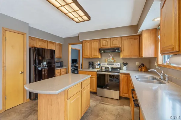 $399,000 | 3682 Junco Trail, Clay, NY 13090
