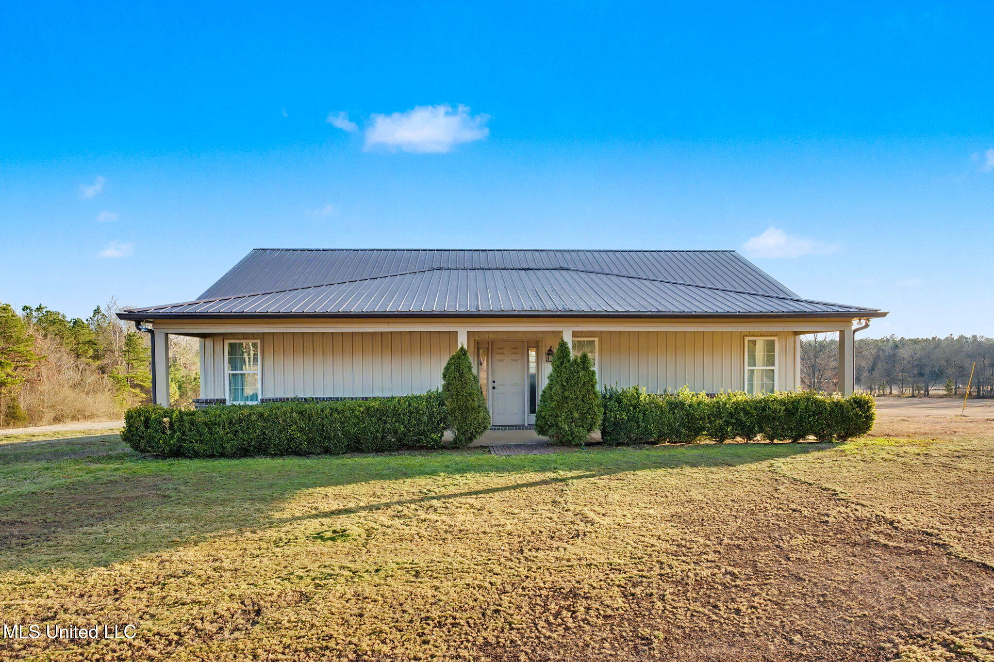 14999 Fairview Road Byhalia, MS 38611 - Photo 1 of 31 1-web-or-mls-14999 Fairview-01
