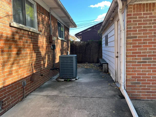 $119,900 | 1215 Mill Street, Lincoln Park, MI 48146