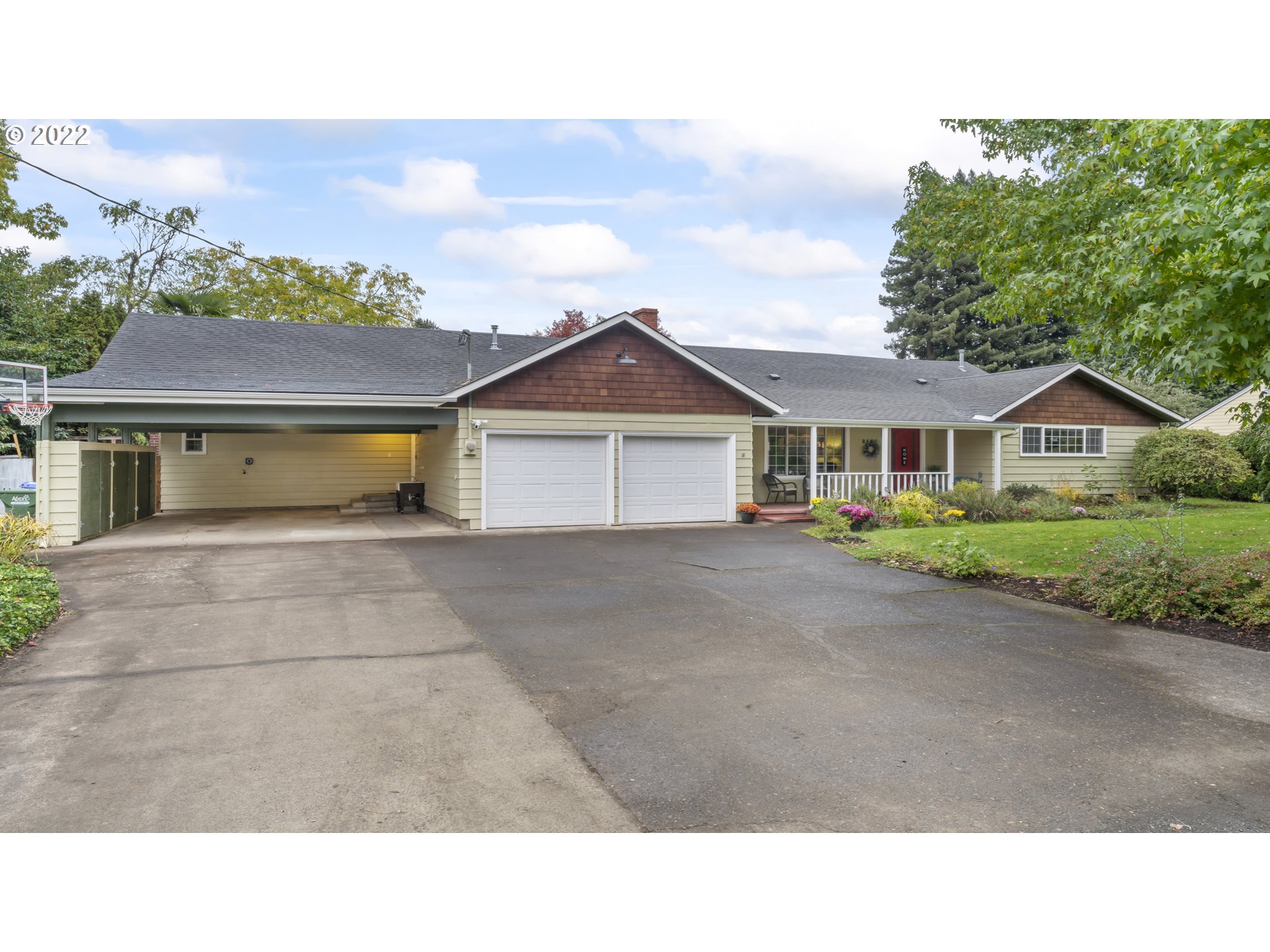 2155 Jeppesen Acres Road Eugene, OR 97401 - Photo 1 of 32 Gallery Image 1
