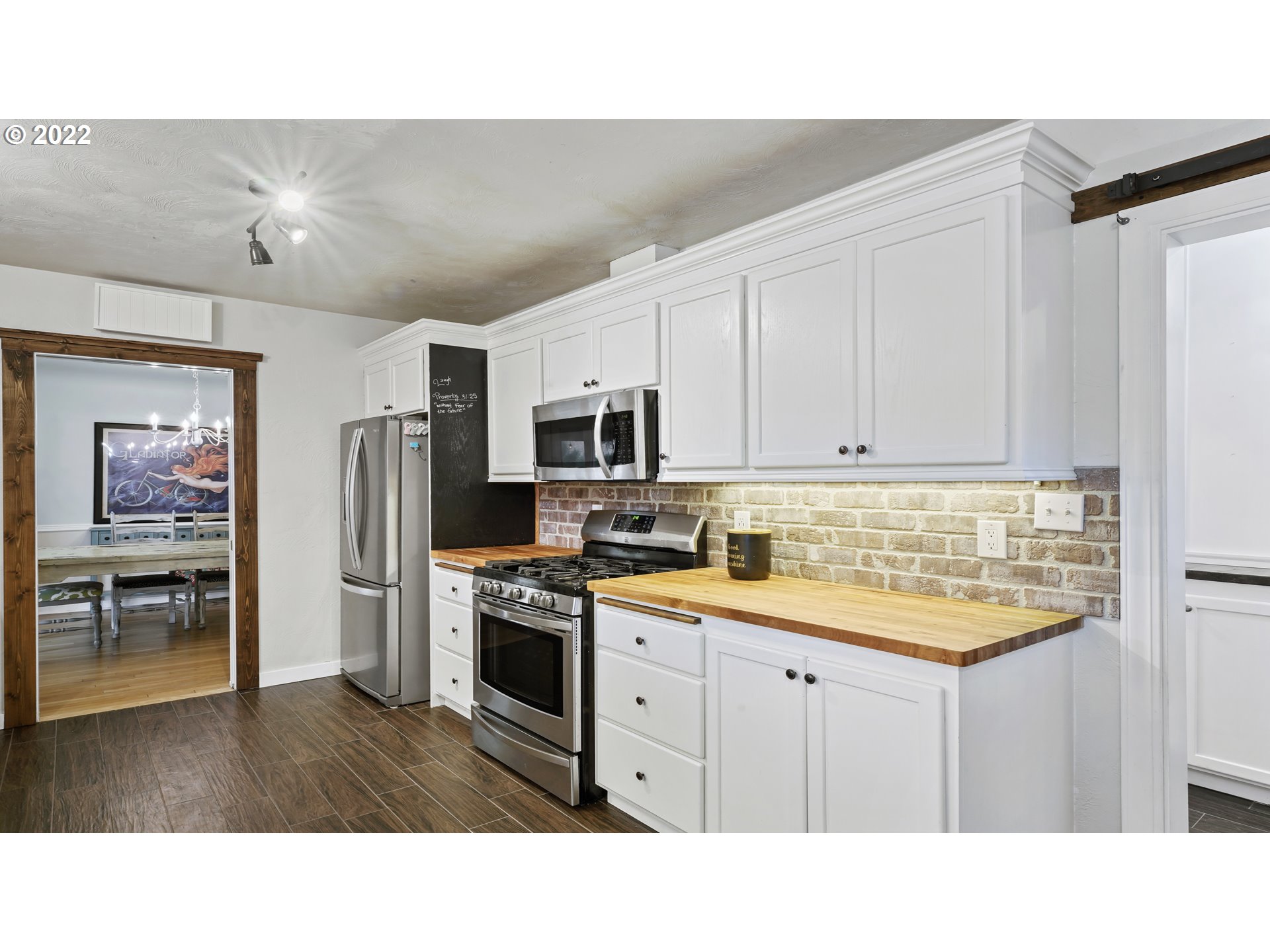 2155 Jeppesen Acres Road Eugene, OR 97401 - Photo 19 of 32 Kitchen