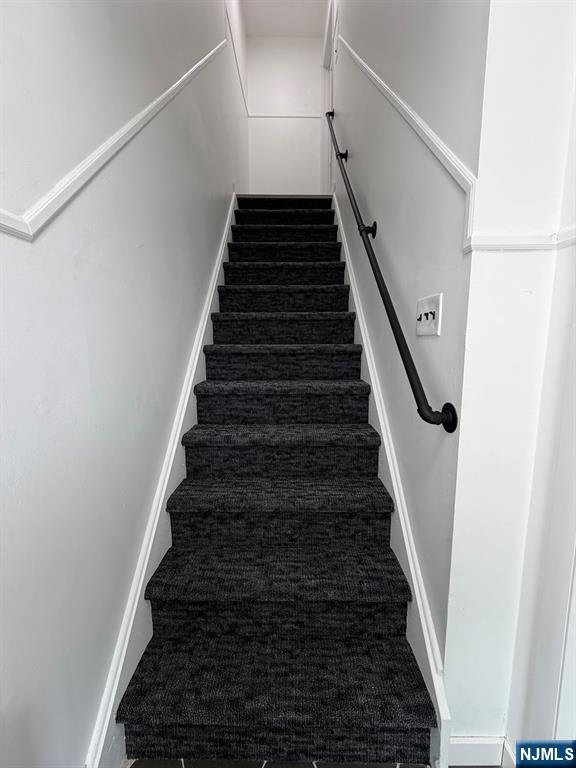 157 Cottage Place, Unit 2 Fairview, NJ 07022 - Photo 33 of 33 a view of entryway