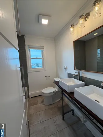 $3,200 | 157 Cottage Place, Unit 2, Fairview, NJ 07022