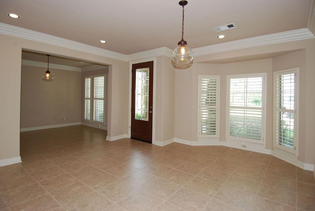 2055 Spring Cedar Lane Houston, TX 77077 - Photo 4 of 26 Very spacious