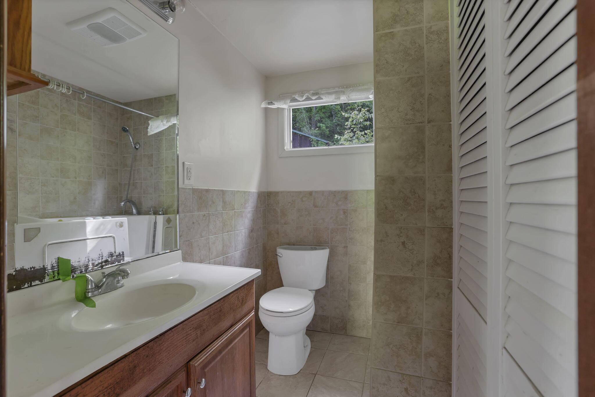 14745 Dutch Creek Road Athens, OH 45701 - Photo 22 of 62 Full Bathroom