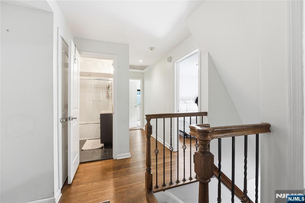 770 Hartwell Street Teaneck, NJ 07666 - Photo 20 of 36