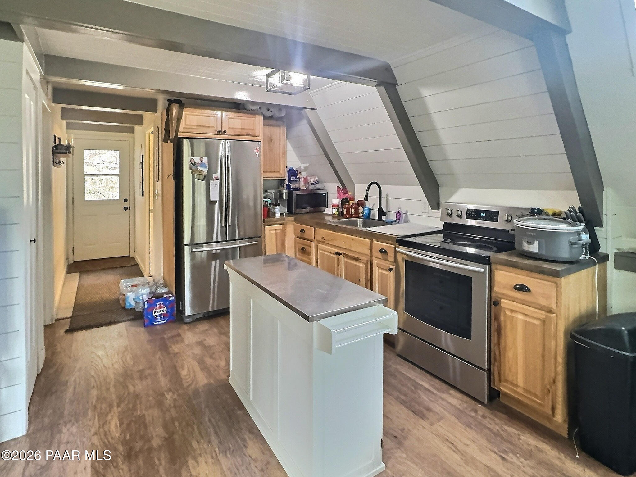 2755 Tunnel Road Prescott, AZ 86303 - Photo 6 of 16 Kitchen / Entry