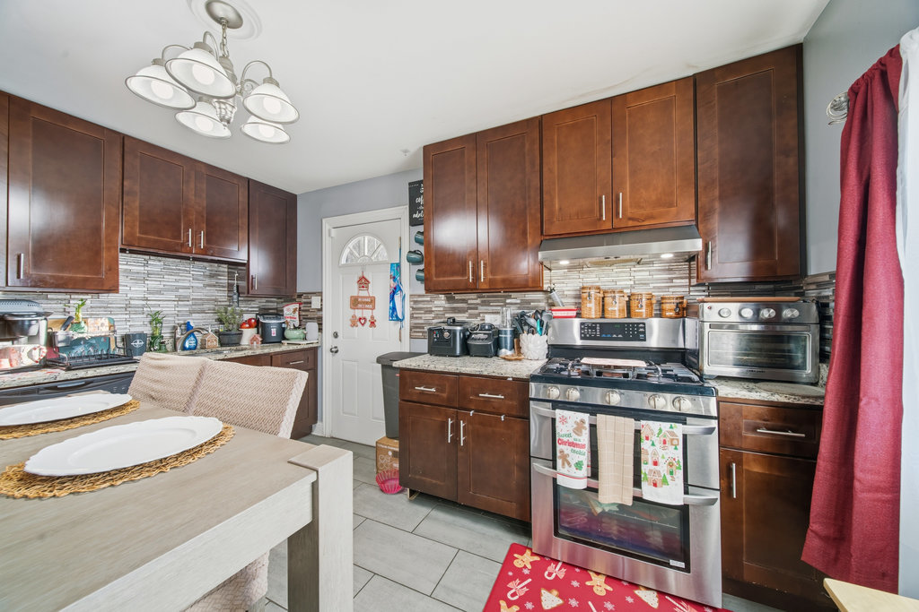 16207 Justine Street Markham, IL 60428 - Photo 4 of 26