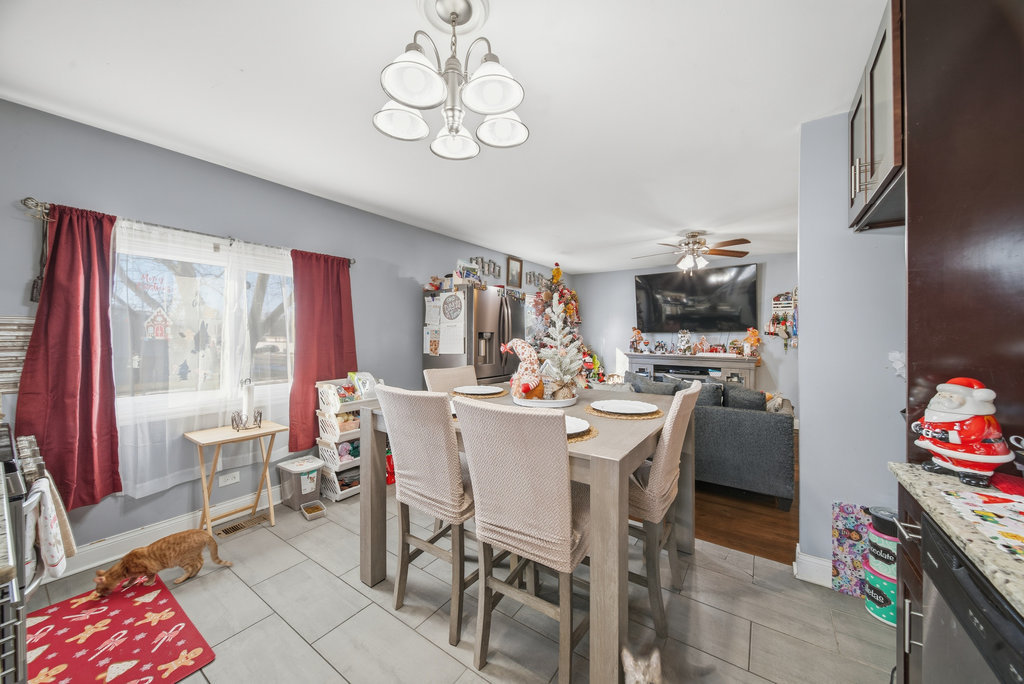 16207 Justine Street Markham, IL 60428 - Photo 6 of 26