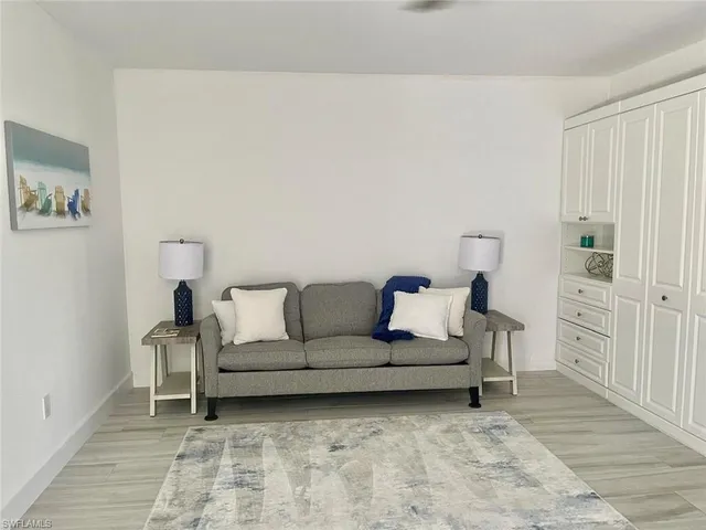 $4,300 | 788 Park Shore Drive, Unit H36, Naples, FL 34103