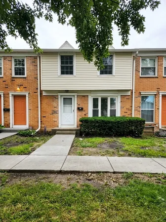 $255,000 | 3152 Medford Court, Unit 3152, Streamwood, IL 60107