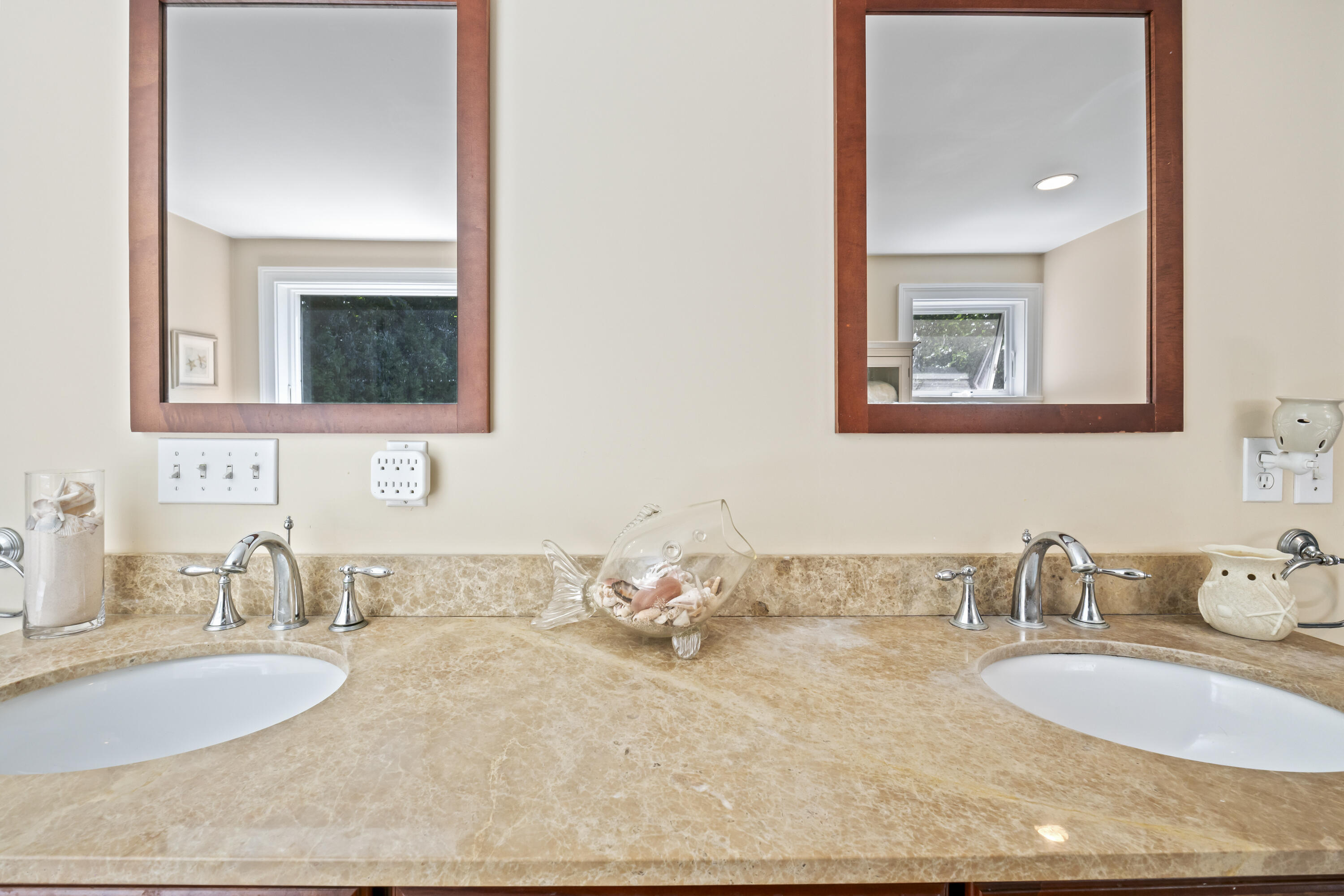45 Pine Hill Road Cape Neddick, ME 03902 - Photo 24 of 38 @nd Floor Bath