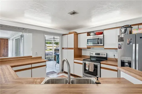 $349,000 | 1850 25th Avenue, Vero Beach, FL 32960