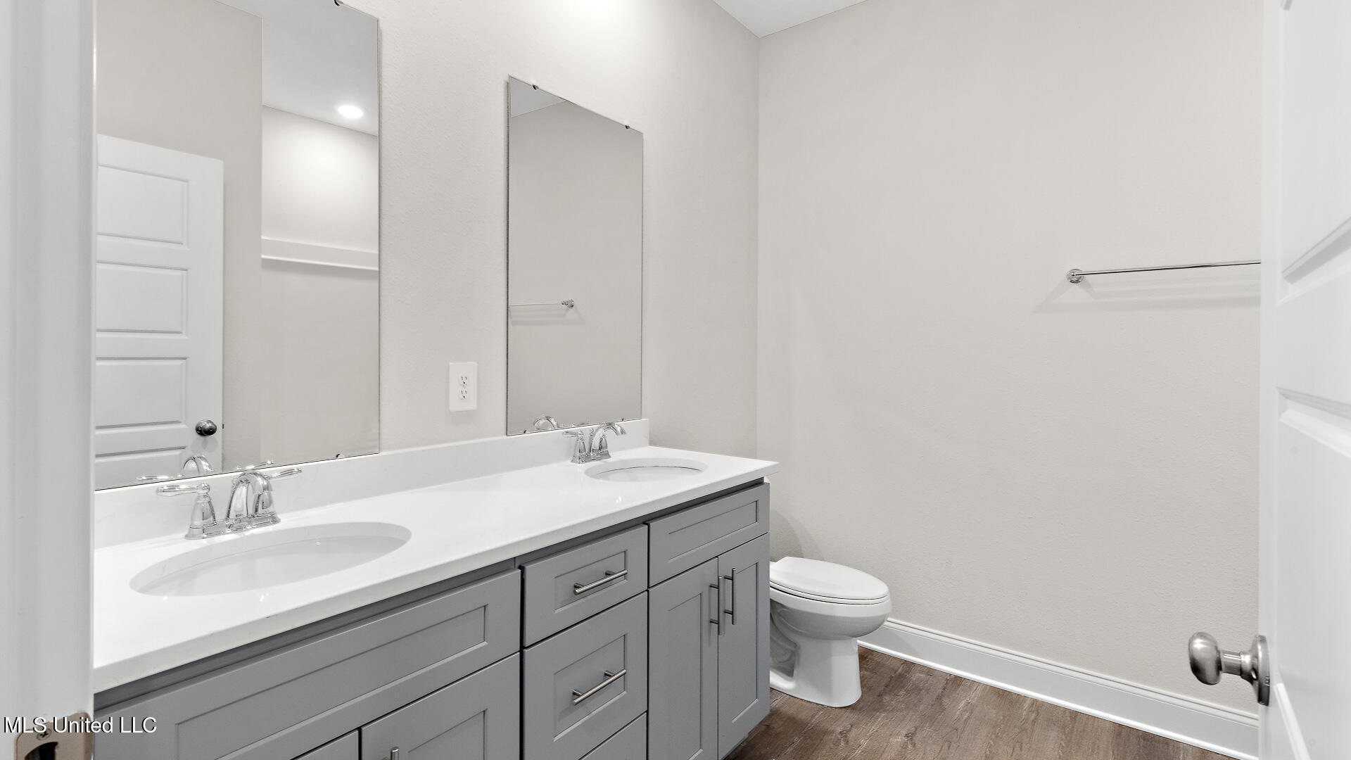 16206 Blue Rdg Drive Gulfport, MS 39503 - Photo 22 of 31 Bathroom