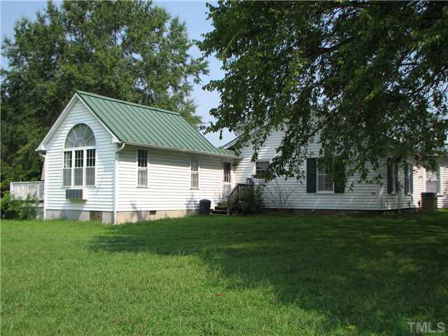 636 Dalton Road Skipwith, VA 23968 - Photo 2 of 22