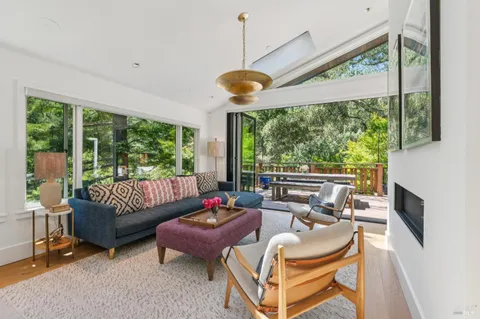 $3,895,000 | 83 Hatzic Court, Larkspur, CA 94939