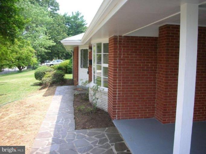 4109 Powder Mill Road Beltsville, MD 20705 - Photo 22 of 30 Entrance / Foyer