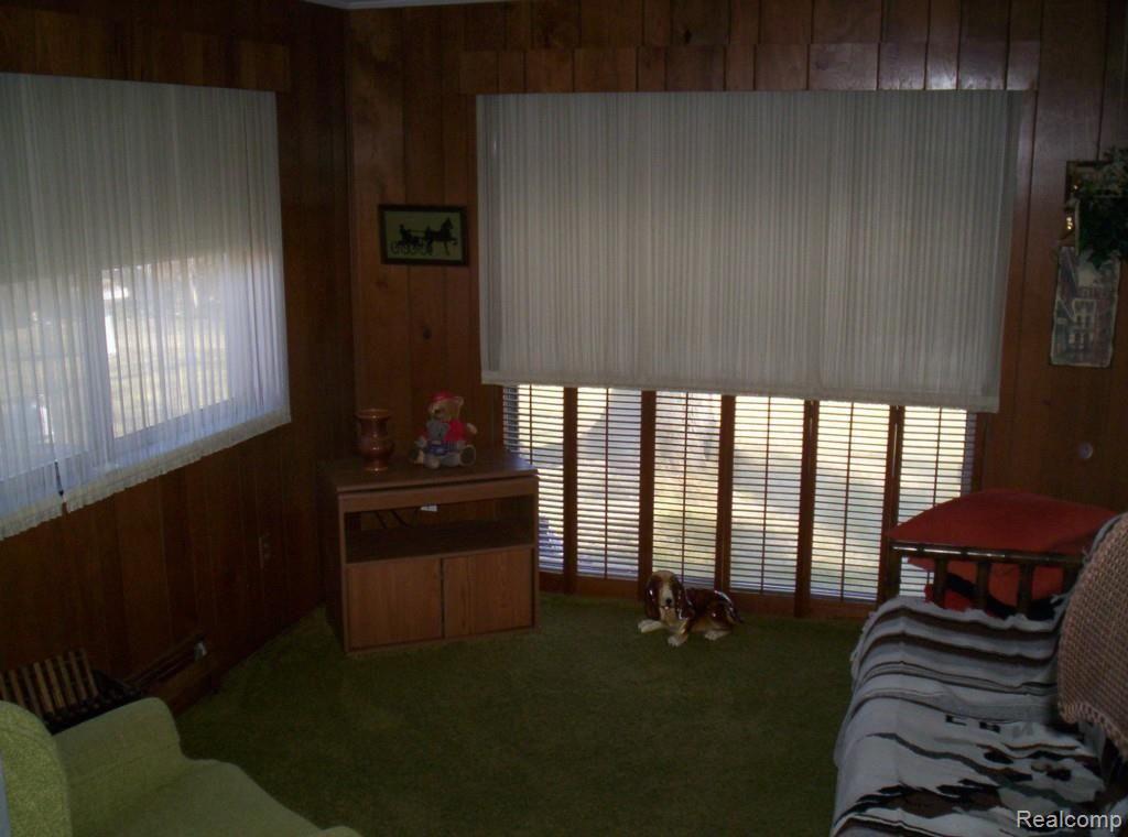 16640 Rougeway Street Livonia, MI 48154 - Photo 7 of 27