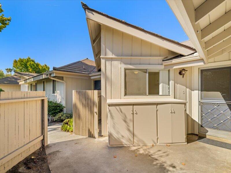 5800 Encina Road, Unit 3 Santa Barbara, CA 93117 - Photo 38 of 49 Patio off Kitchen