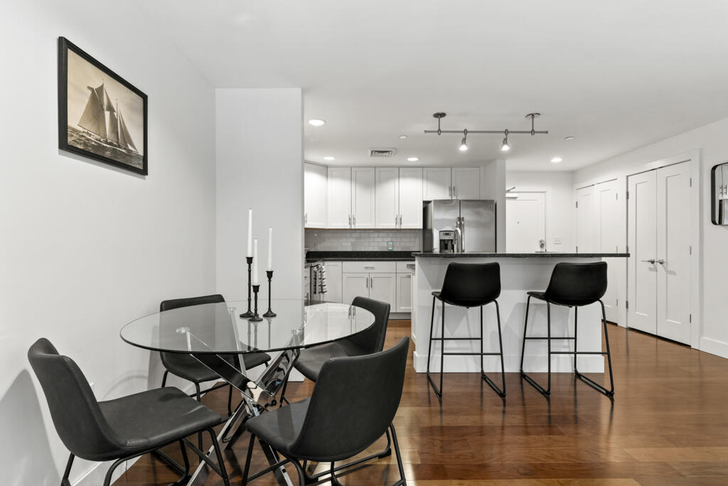 25 High Street, Unit 212 Portland, ME 04101 - Photo 7 of 20 DSC09526