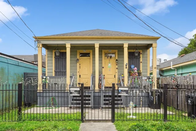 $1,800 | 829 Teche Street, Unit 1, New Orleans, LA 70114