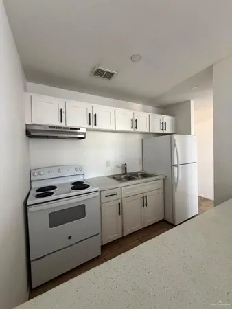 $600 | 120 East Schunior Street, Unit 4, Edinburg, TX 78541