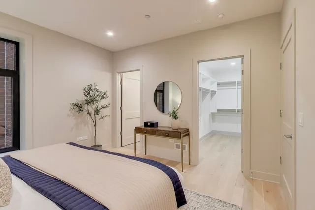 $525,000 | 1317 North Western Avenue, Unit 203, Chicago, IL 60622