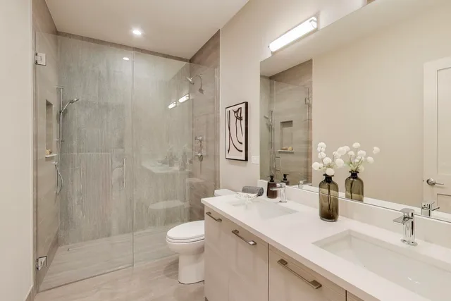 $525,000 | 1317 North Western Avenue, Unit 203, Chicago, IL 60622