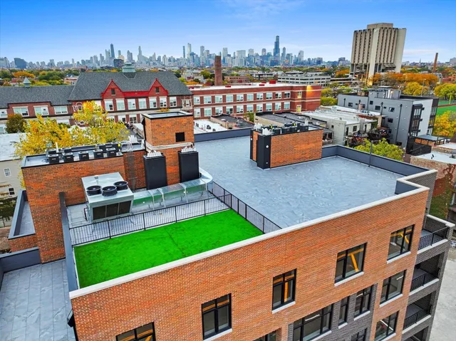 $525,000 | 1317 North Western Avenue, Unit 203, Chicago, IL 60622