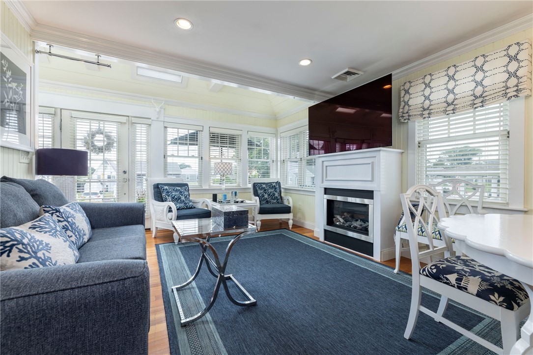 13 Uzzi Avenue Westerly, RI 02891 - Photo 16 of 34