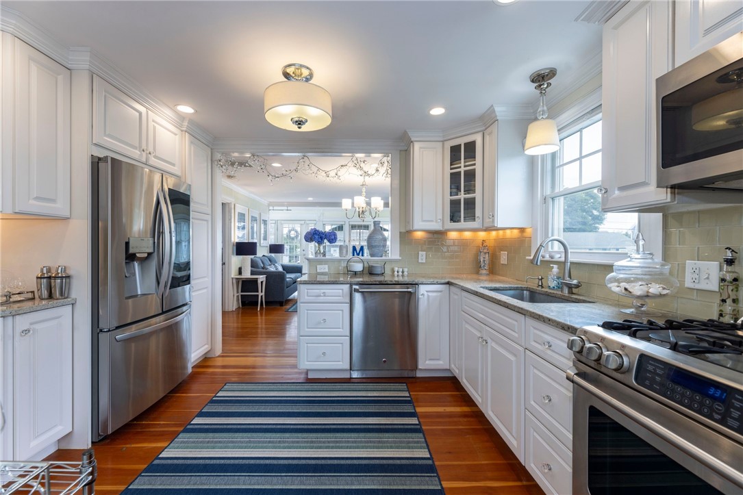 13 Uzzi Avenue Westerly, RI 02891 - Photo 7 of 34