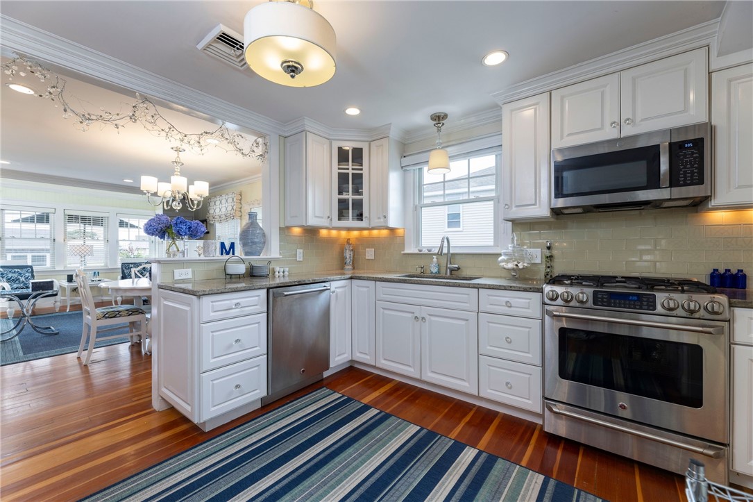 13 Uzzi Avenue Westerly, RI 02891 - Photo 10 of 34