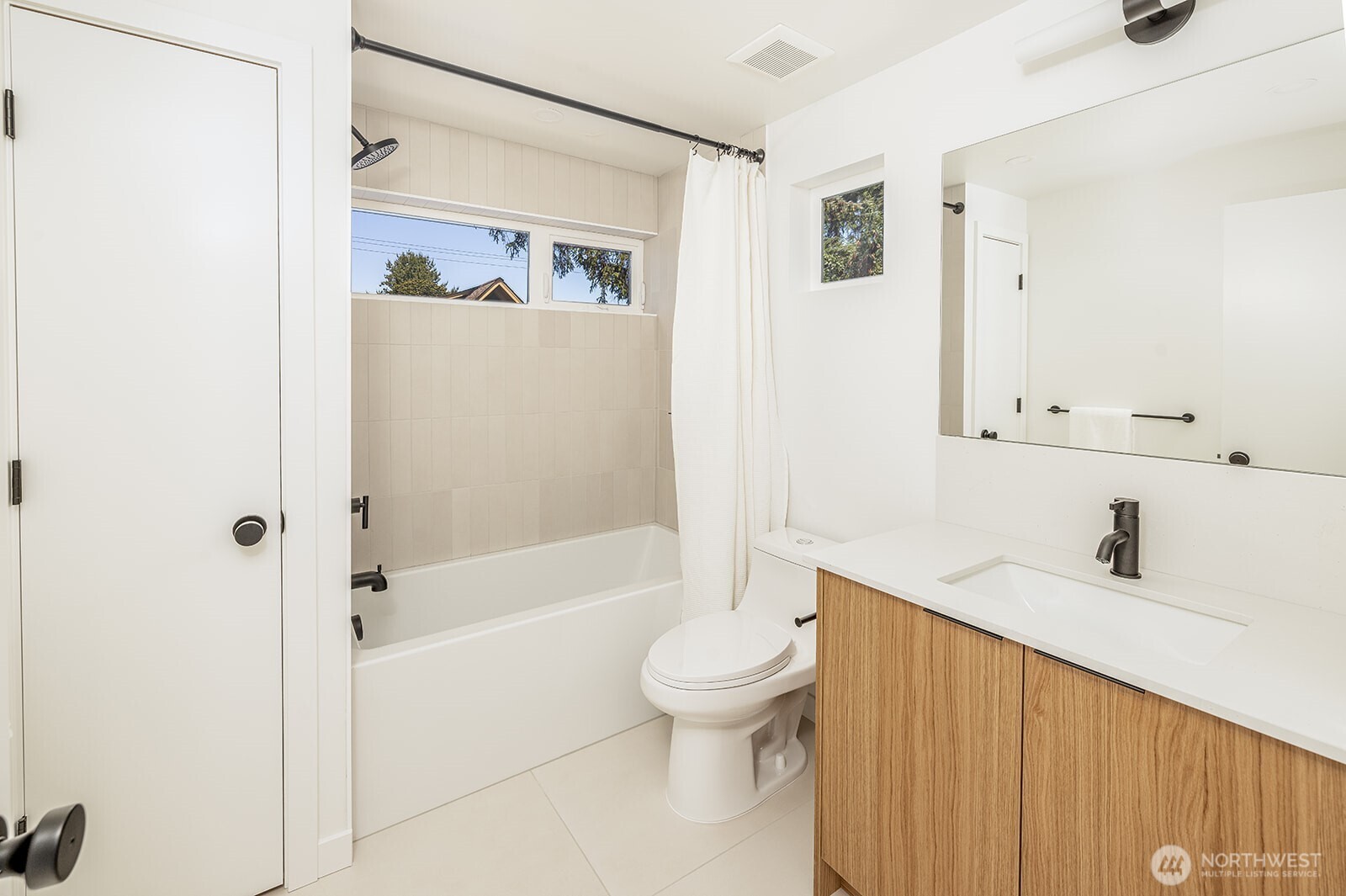 314 Northeast 59th Street Seattle, WA 98105 - Photo 7 of 10