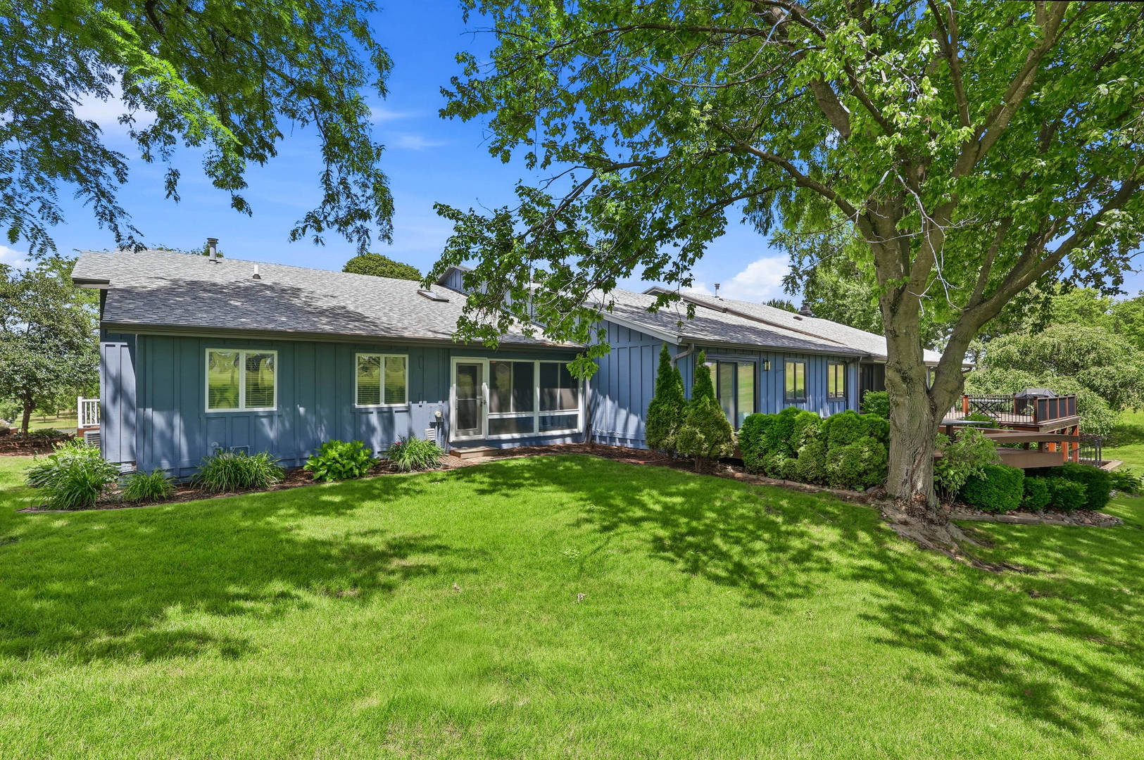 6401 Utica Ridge Road, Unit 12 Davenport, IA 52807 - Photo 33 of 35