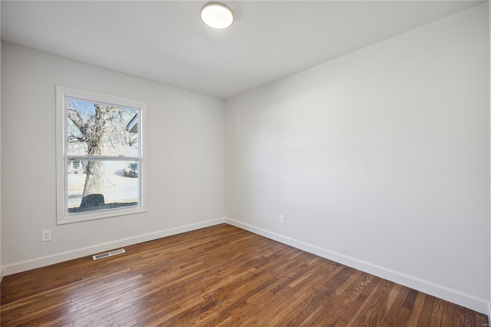 2204 Rountree Drive St. Louis, MO 63136 - Photo 8 of 18 Gallery Image 8
