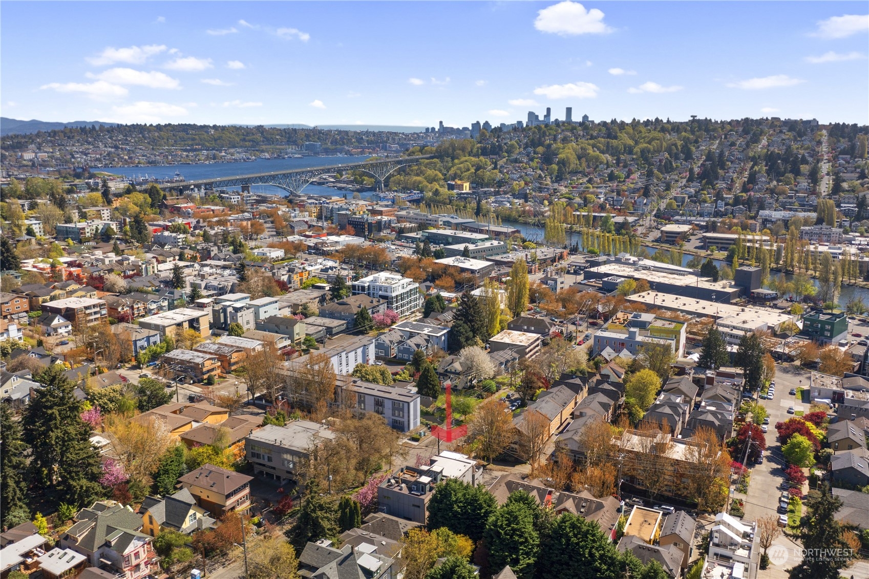 218 North 39th Street Seattle, WA 98103 - Photo 25 of 27 a view of a city