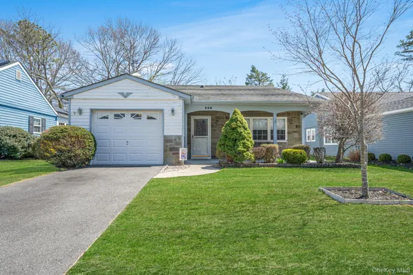 $445,000 | 259 Edinburgh Drive, Ridge, NY 11961