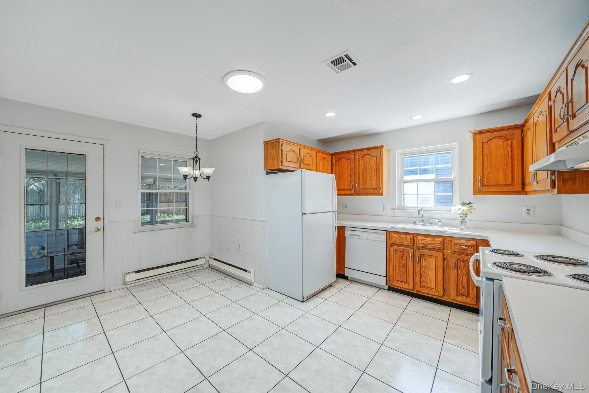 259 Edinburgh Drive Ridge, NY 11961 - Photo 14 of 31