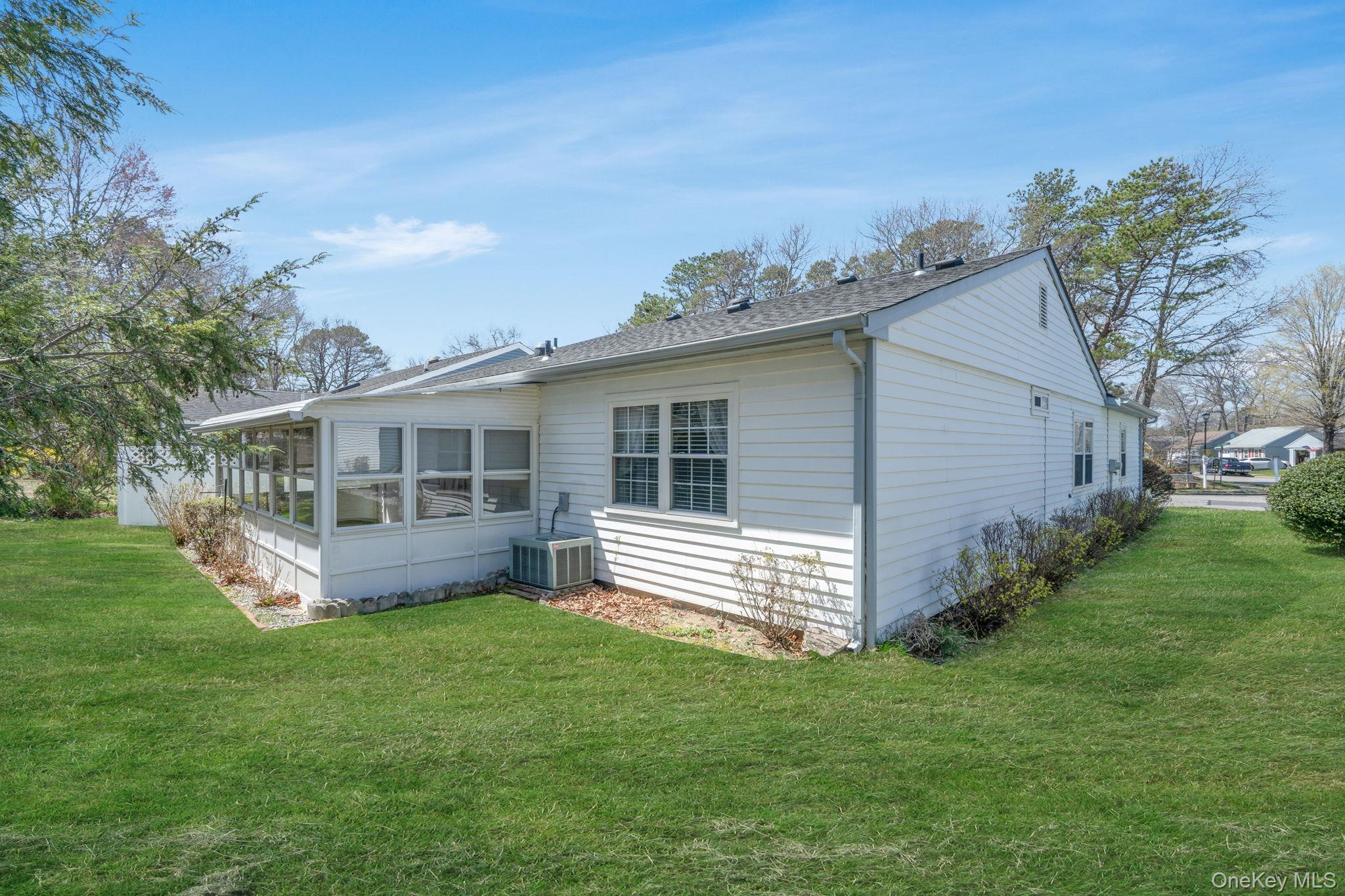 259 Edinburgh Drive Ridge, NY 11961 - Photo 25 of 31