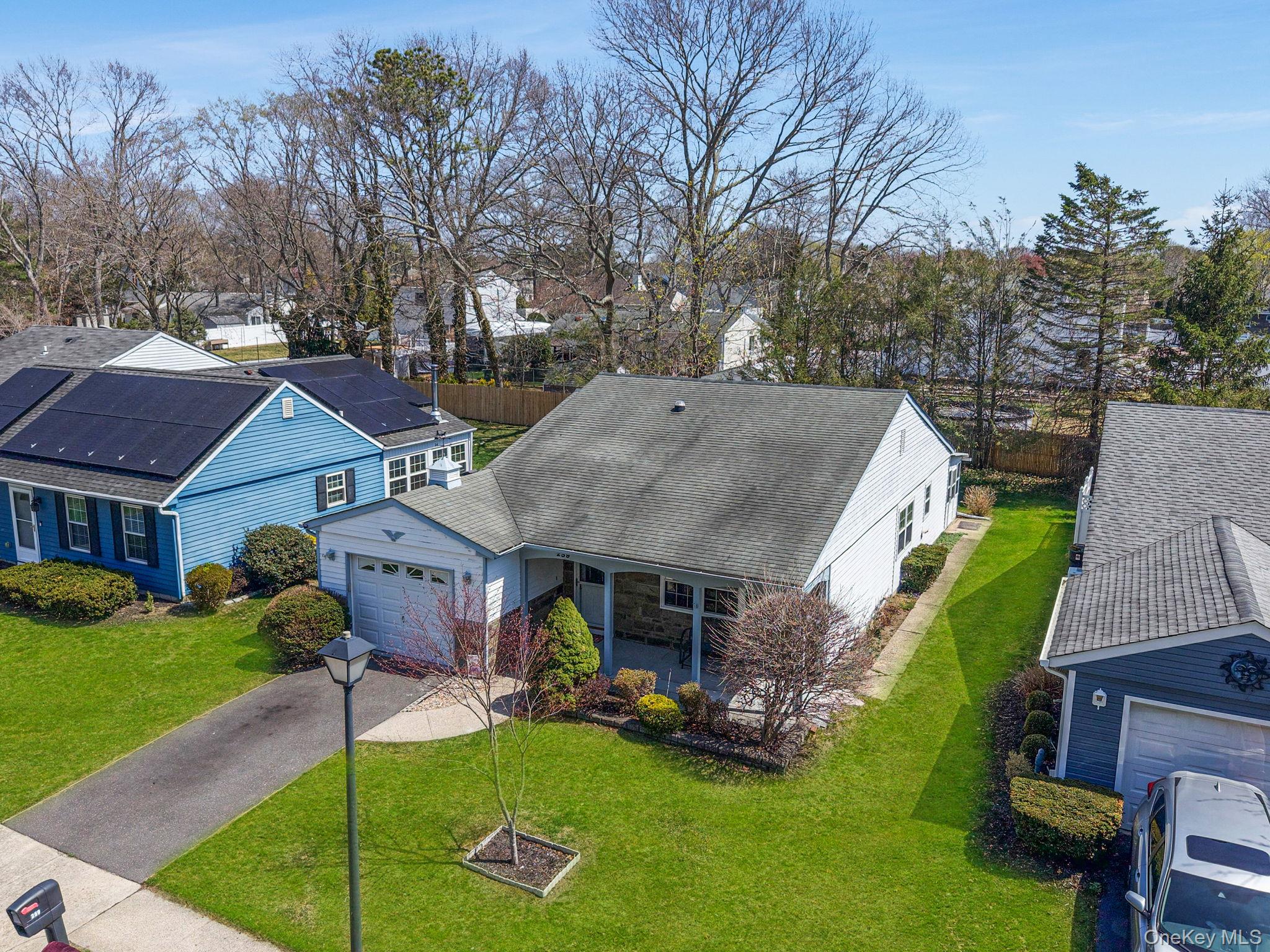 259 Edinburgh Drive Ridge, NY 11961 - Photo 4 of 31