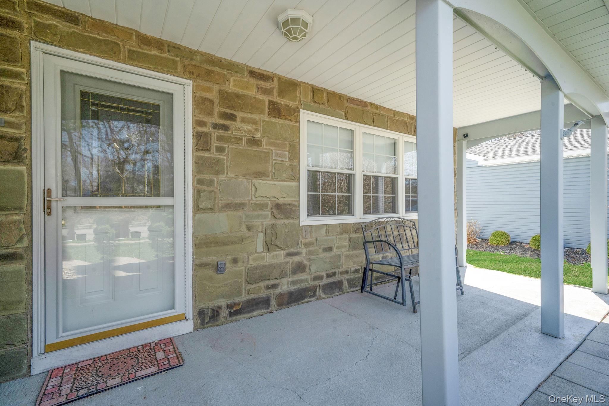 259 Edinburgh Drive Ridge, NY 11961 - Photo 6 of 31