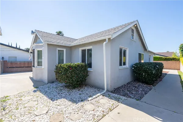 $825,000 | 6909 Peach Avenue, Van Nuys, CA 91406