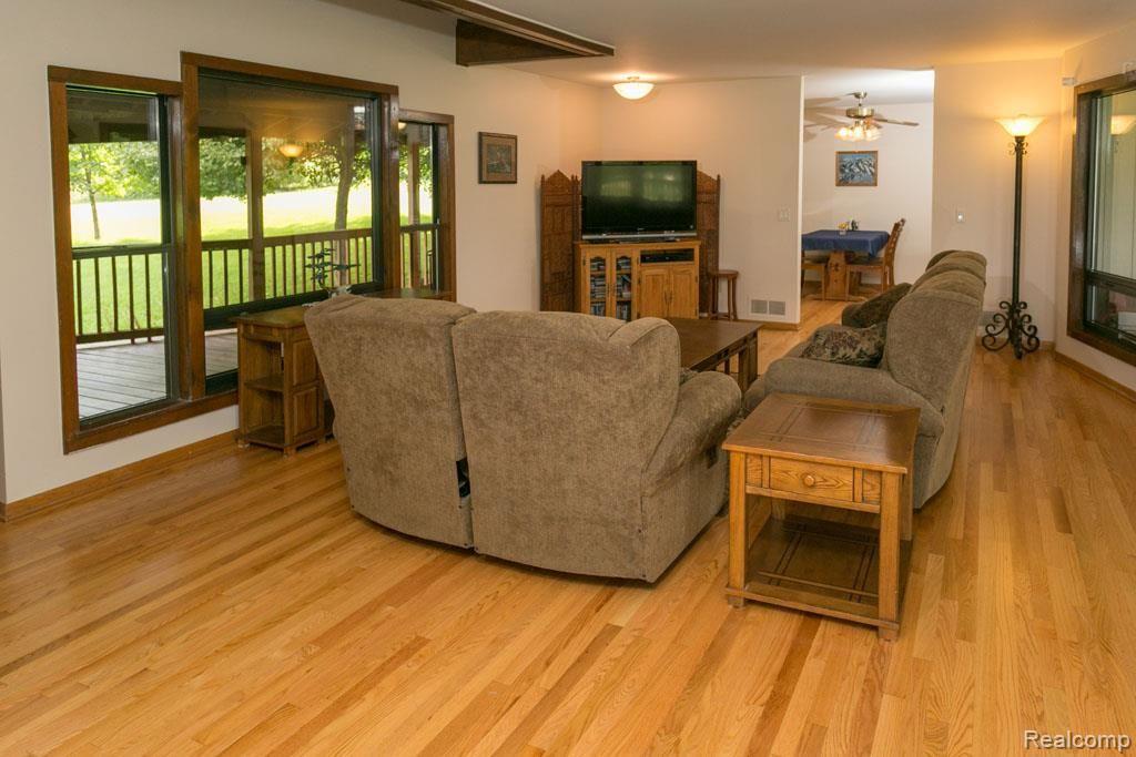 4489 East Allen Road Howell, MI 48855 - Photo 5 of 73