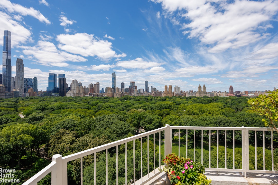 880 5th Avenue, Unit PHA Manhattan, NY 10021 - Photo 6 of 31