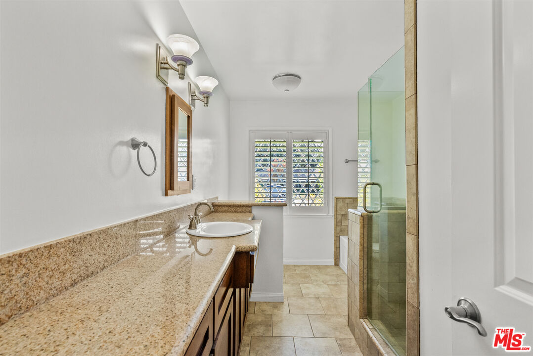 24364 Arcadia Street Newhall, CA 91321 - Photo 25 of 50