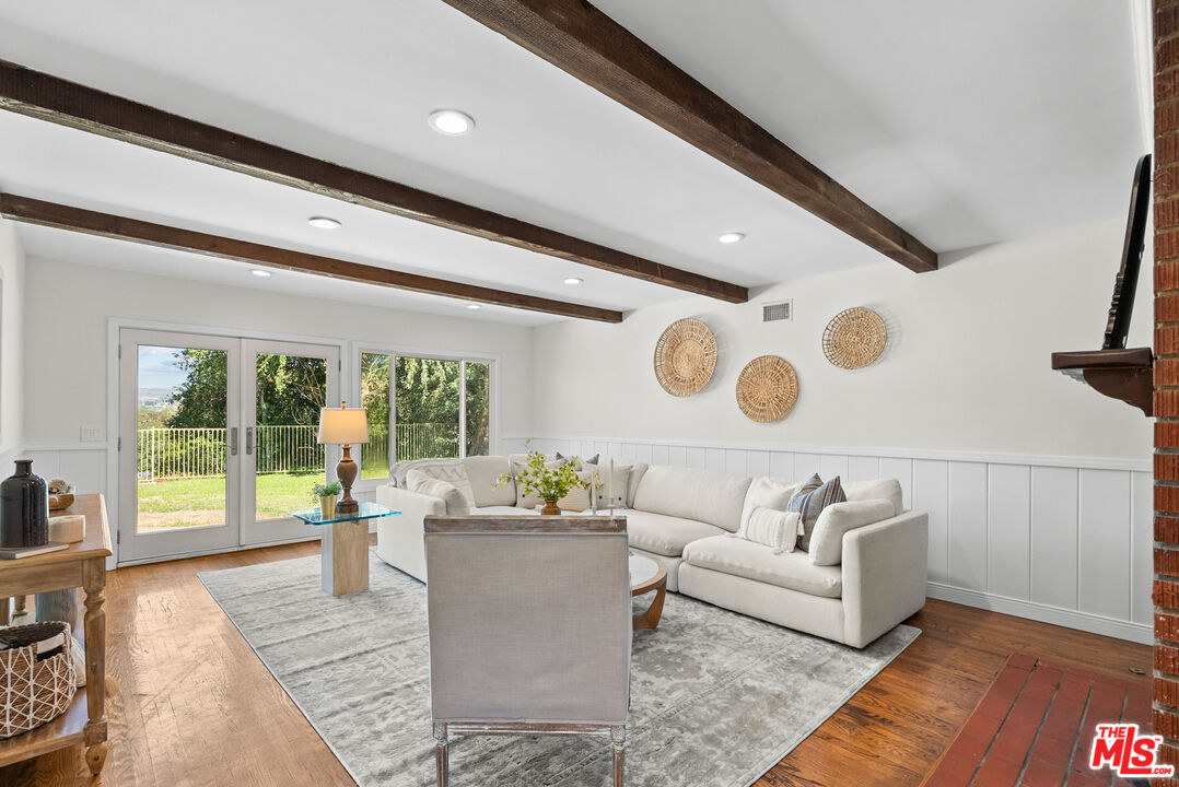 24364 Arcadia Street Newhall, CA 91321 - Photo 7 of 50