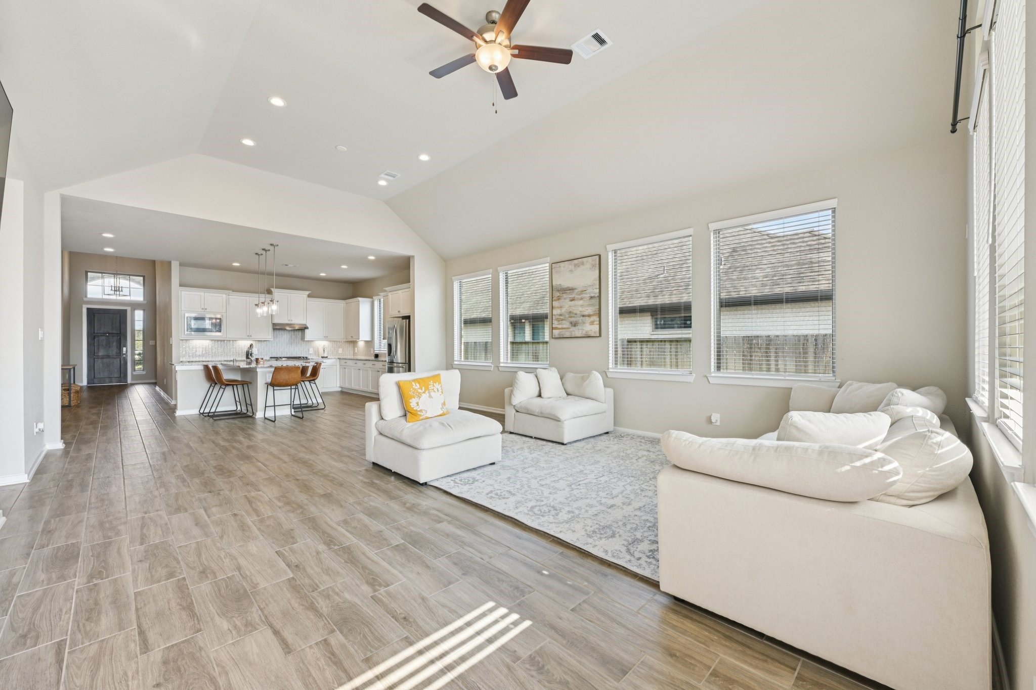 4734 Franklin Way Iowa Colony, TX 77583 - Photo 22 of 33 Open living room space